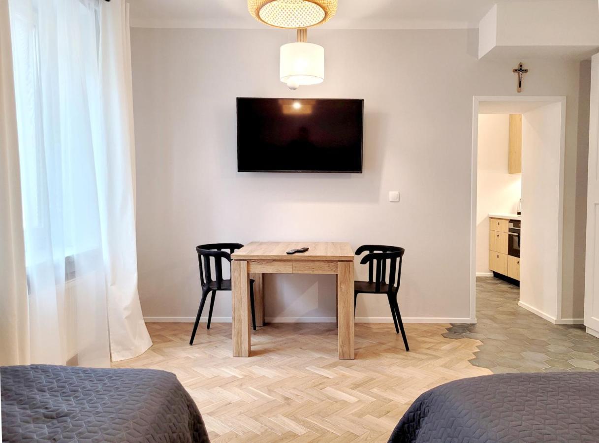 Kana - Stylish Apartment In Krakow Pomorska - Close, Wifi, Smart Tv Luaran gambar